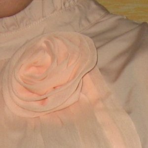 Блузка пудрового цвета, новая, размер 42-44, 500 руб.