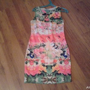 платье новое с янга, мне туго в нем. 450 руб.