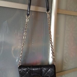 Calvin Klein кожаная сумочка 2700 руб