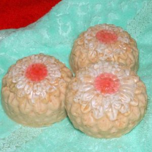 мыло ручной работы "цветы"
Делаю на заказ и для удовольствия !