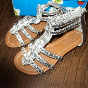 kid sz 10, Girls Silver Sandals Coco - $15