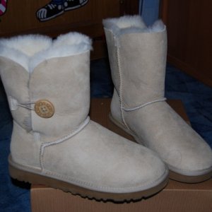 ugg с VS