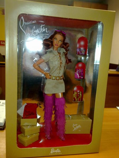 BARBIE CHRISTIAN LOUBOUTIN DOLLY FOREVER SECOND IN A SERIES
2010
Gold Label