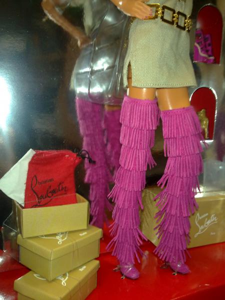 BARBIE CHRISTIAN LOUBOUTIN DOLLY FOREVER SECOND IN A SERIES
2010
Gold Label