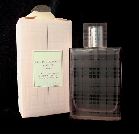 BURBERRY BRIT SHEER, 50мл. - без пары пробных "пшиков".
Цена - 50% от цены в любом магазине.