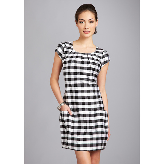 COVELO Silk Plaid Dress
Цвет: чёрный/белый. (как на фото).
Размеры: 90 см по груди, максимум 108 см по бедрам.
Цена: 2100 рублей.