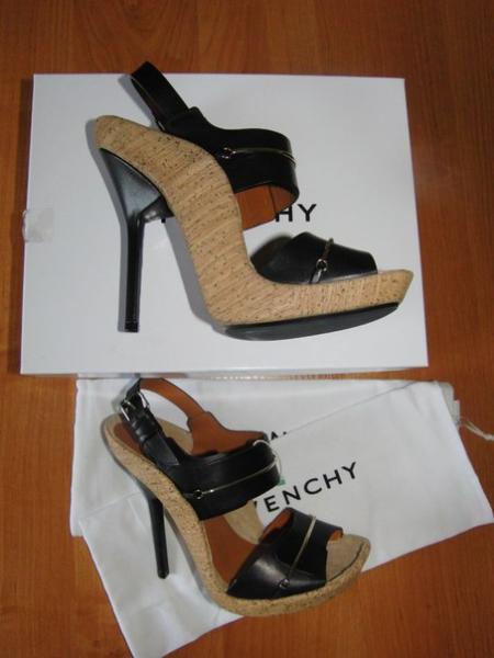 Givenchy, 37,5, 5600 руб.