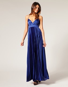 http://www.asos.com/ASOS/ASOS-Maxi-Dress-with-Pleated-Skirt/Prod/pgeproduct.aspx?iid=1549342&WT.ac=rec_viewed

Сарафан ASOS,размер 14 uk,на наш 46-48.