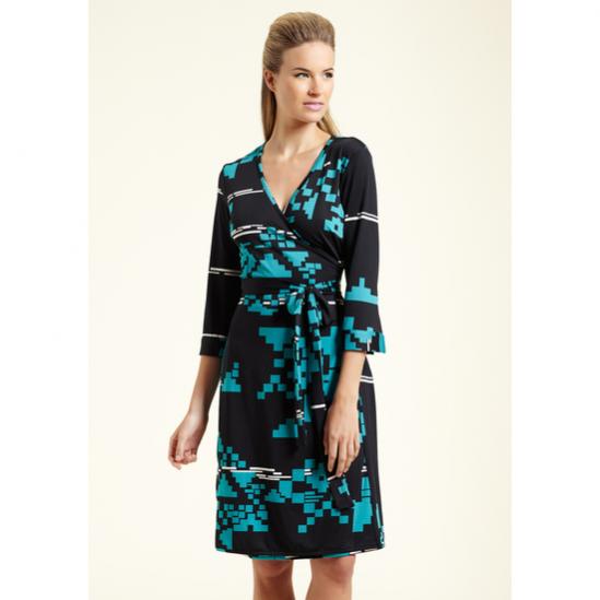 JULIE BROWN Wrap Dress
Платье сделано по подобию халата, благодаря этому, размер может изменяться. 
Состав: 92% Полиестр, 8% Спандекс. 
Цвет: тёмный с