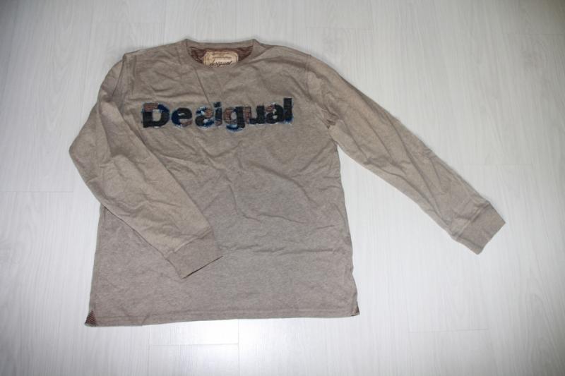 Кофта мужская новая. Desigual размер 52-54
цвет, как на фото серо-бежевый
Размер 52-54 (2XL)
Приятная к телу. Аппликация , кстати, из материала
Мужу н