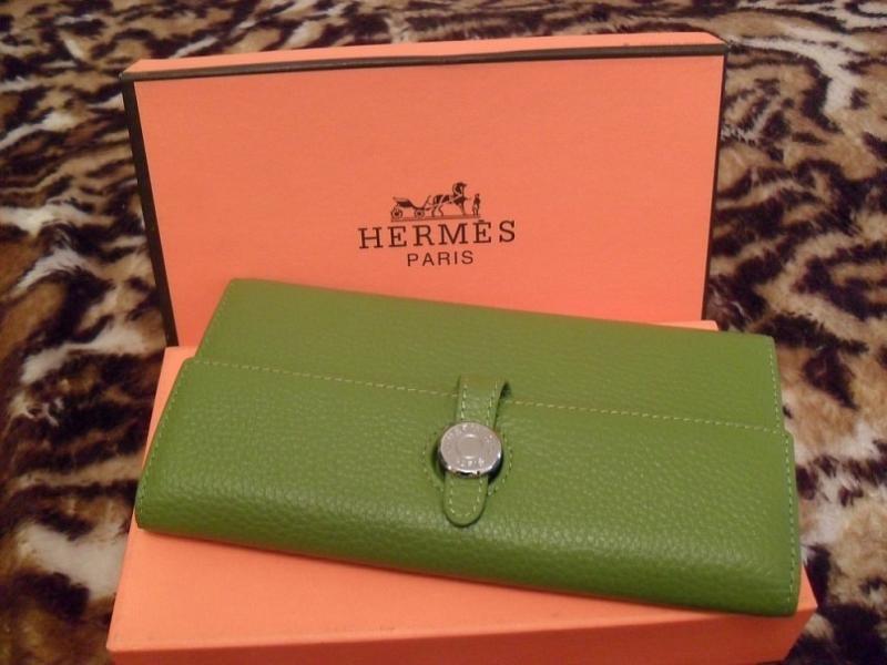 кошелек Hermes  нат. кожа 
страничка в контакте  http://vkontakte.ru/id133993764