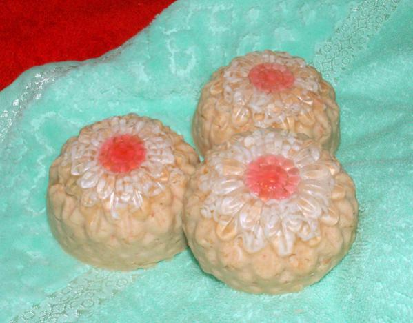 мыло ручной работы "цветы"
Делаю на заказ и для удовольствия !