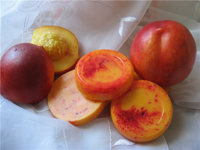 мыло ручной работы "сахарный персик"
Делаю на заказ и для удовольствия !