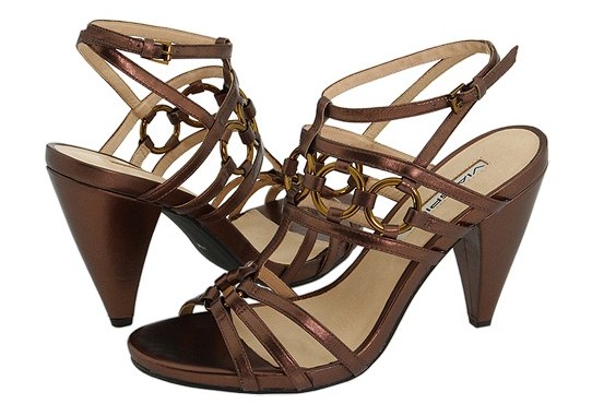 новые кожаные босоножки Via Spiga размер 7

тема в базарчике - http://shophelp.ru/forum/showthread.php?t=18540