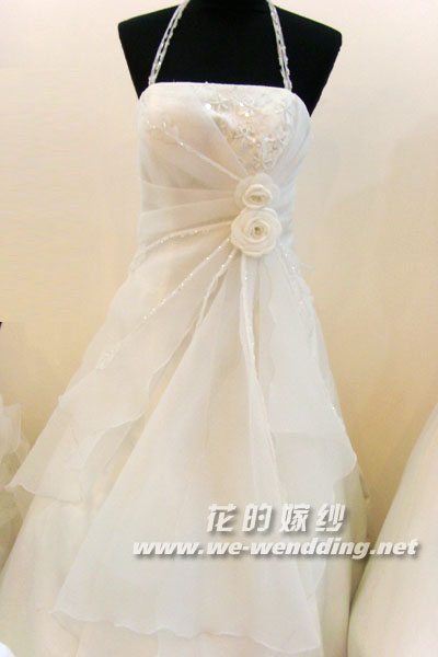 Snow voile Classic Wedding Dress
Wholesale цена： US$ 95.00 
http://wholesale-dress.net/goods-3245-Snow-voile-Classic-Wedding-Dress.html