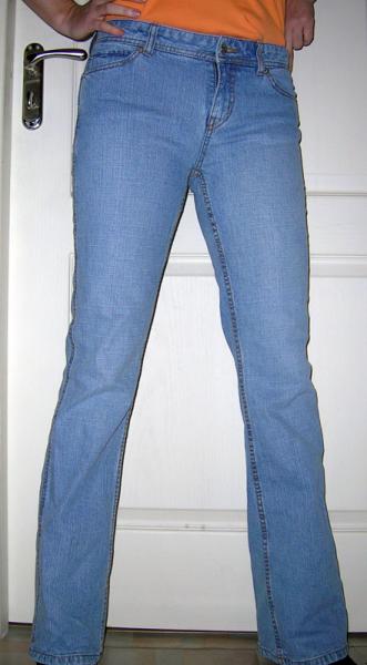 Uplife, внутри подкладка из синтетики, на поясе сидят плотненько.
MJR Sales 
FAMOUS CATALOG BOOTCUT STRETCH JEAN SZ 2
Price: $8.80