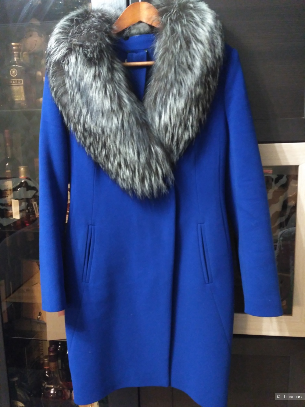 Голубое зимнее пальто с чернобуркой