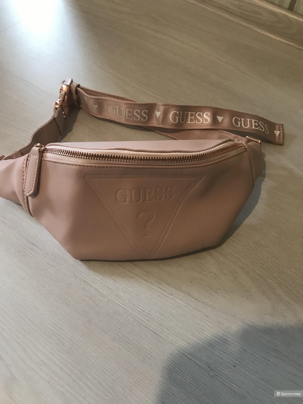 Поясная сумка женская guess. Поясная сумка Гуес. Поясная сумка guess женская. Бананка Гуес. Поясная сумка guess мужская.