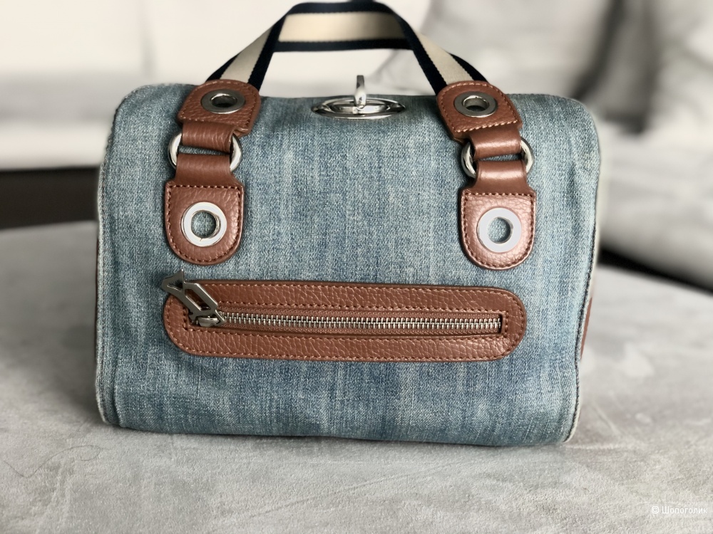 John bag. Джон Гальяно сумки. Барсетка John Galliano. Женские сумки Гальяно. John Galliano сумка свитер.