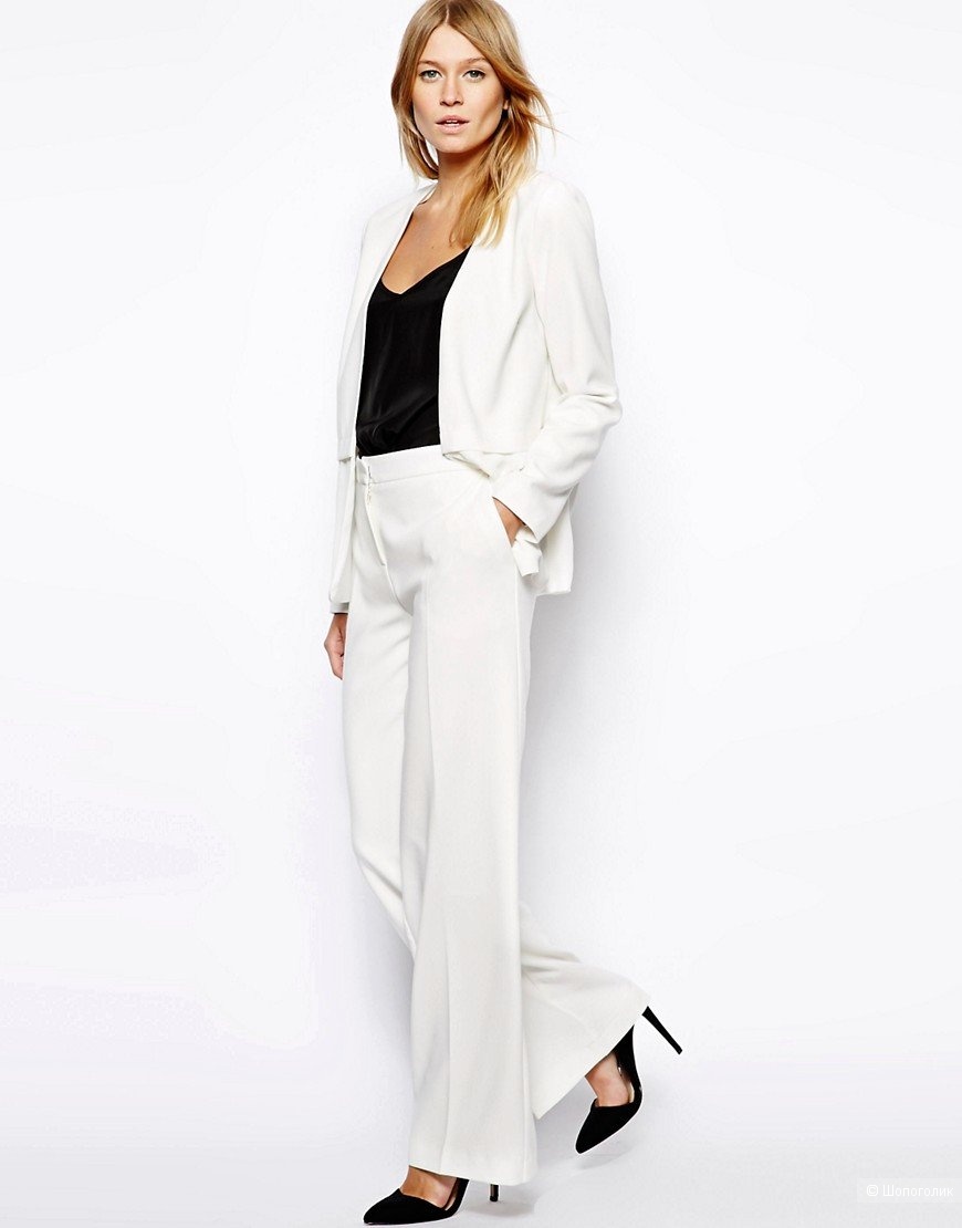 Белые брюки с пиджаком женские