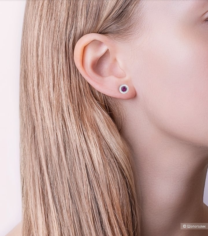 Серьги пусеты из белого золота 585 пробы с бриллиантами и родолитами.
