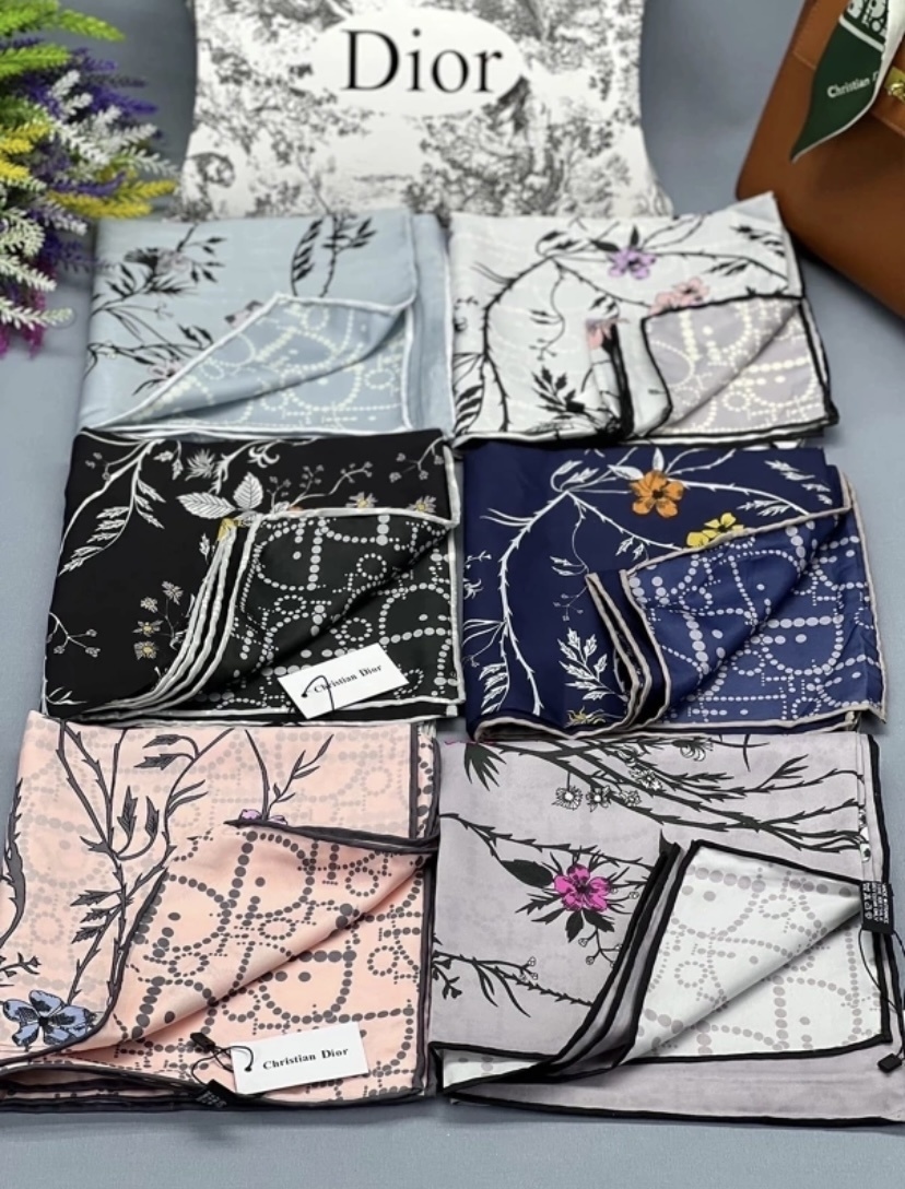 Платок в стиле Dior 85*85