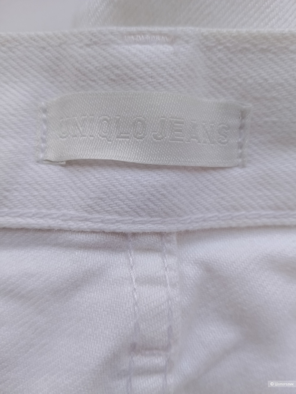 Джинсы uniqlo белые с разрезами, 28