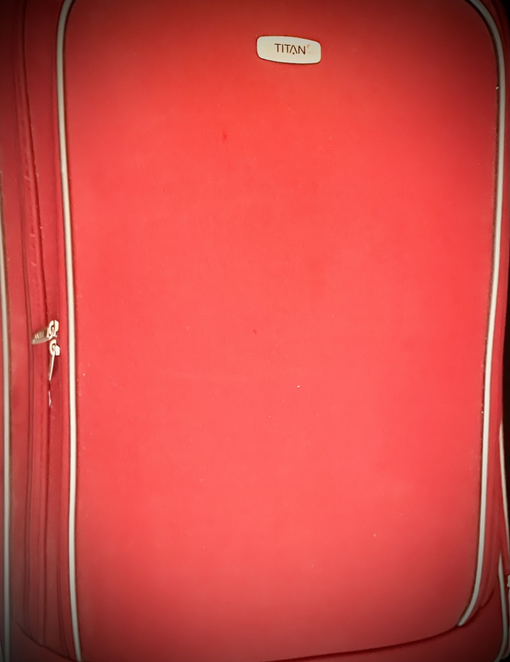 Чемодан Titan