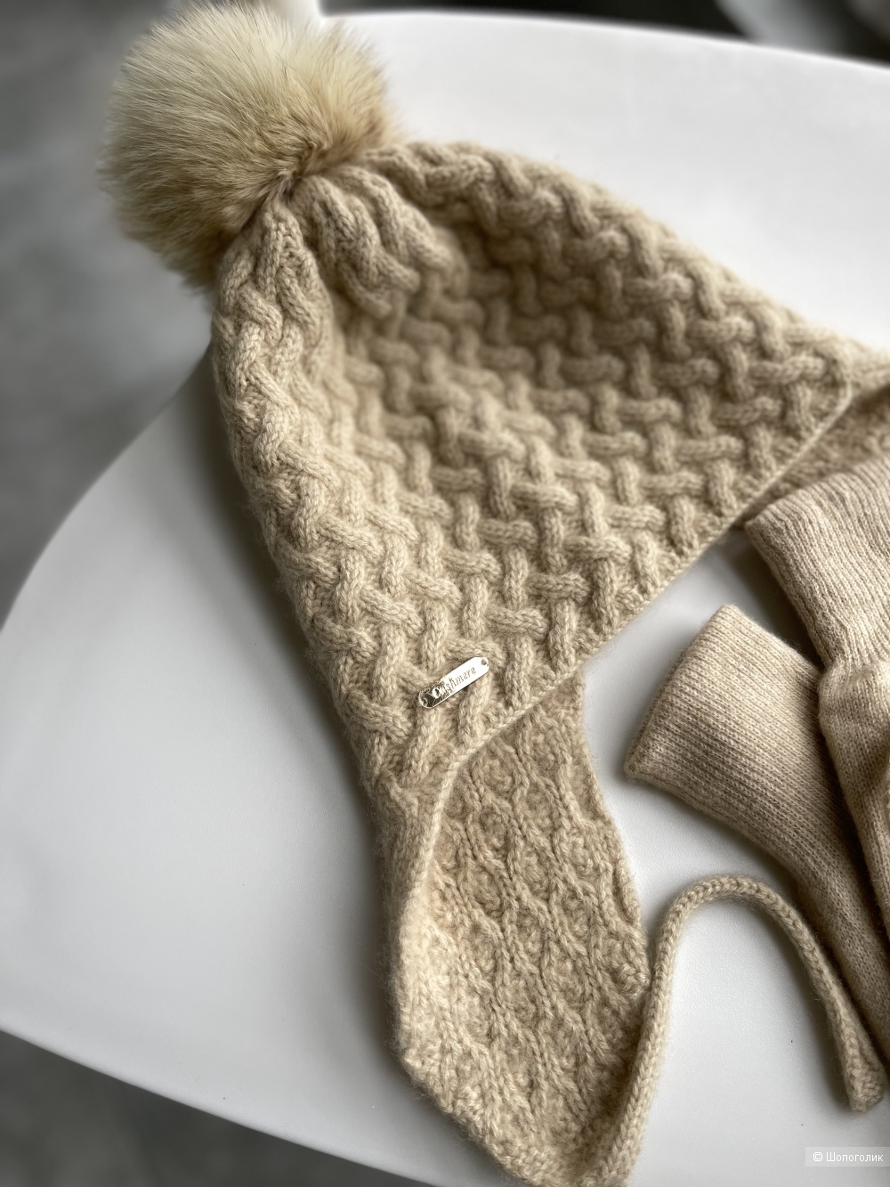 Кашемировая шапка и перчатки