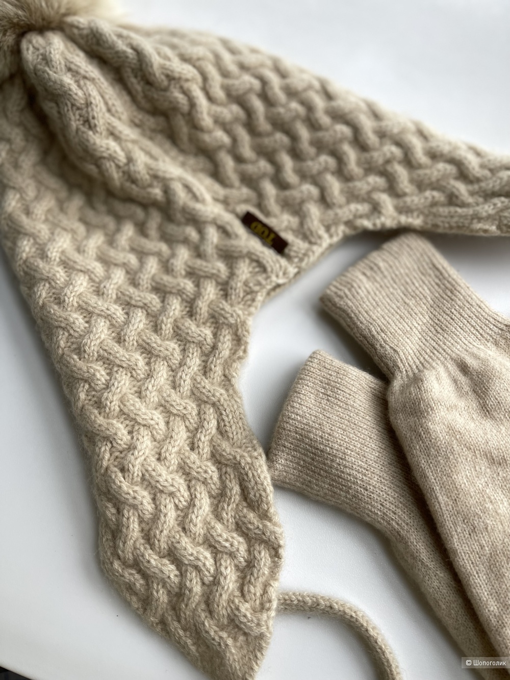 Кашемировая шапка и перчатки