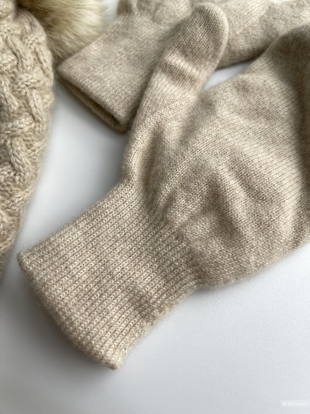 Кашемировая шапка и перчатки