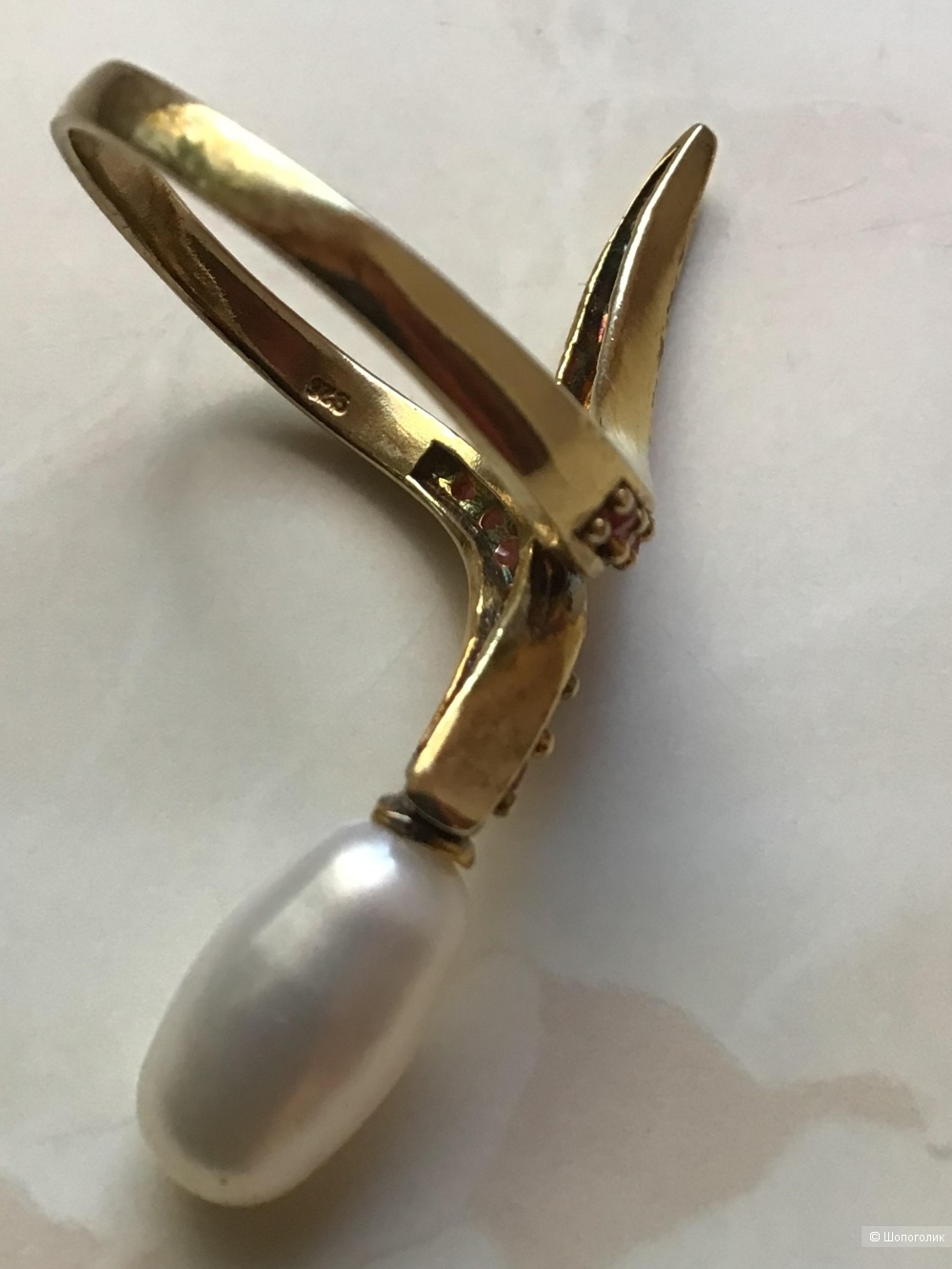 Серебряное кольцо с натуральными рубинами и жемчугом