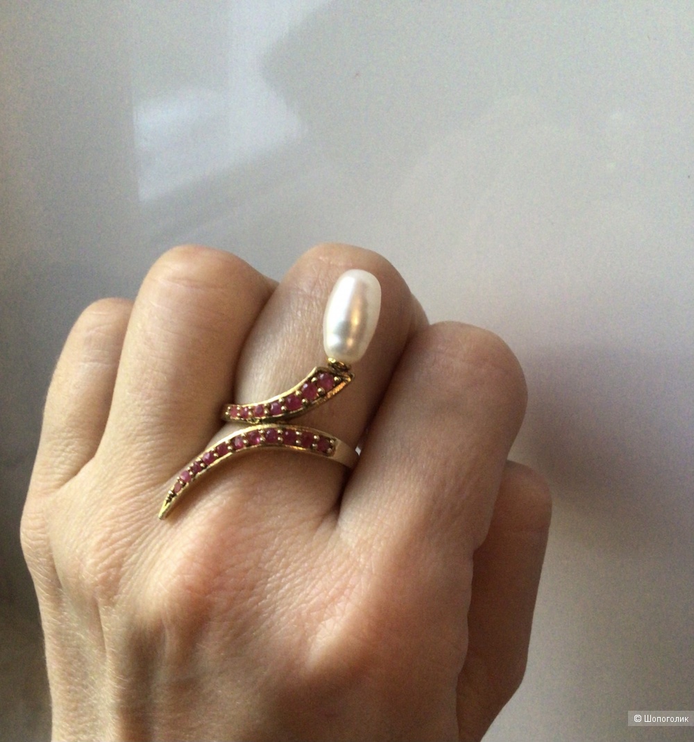 Серебряное кольцо с натуральными рубинами и жемчугом