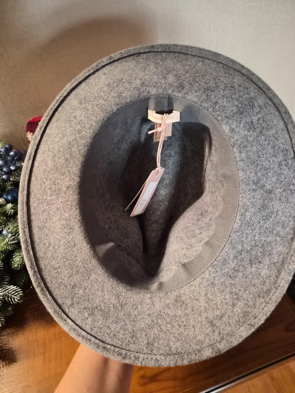 Шляпа Coccinelle