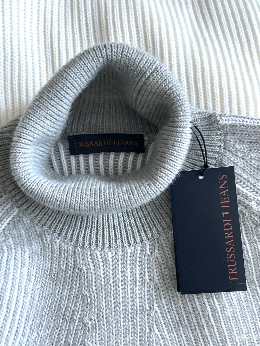 Джемпер TRUSSARDI JEANS. IT M (46 RU)