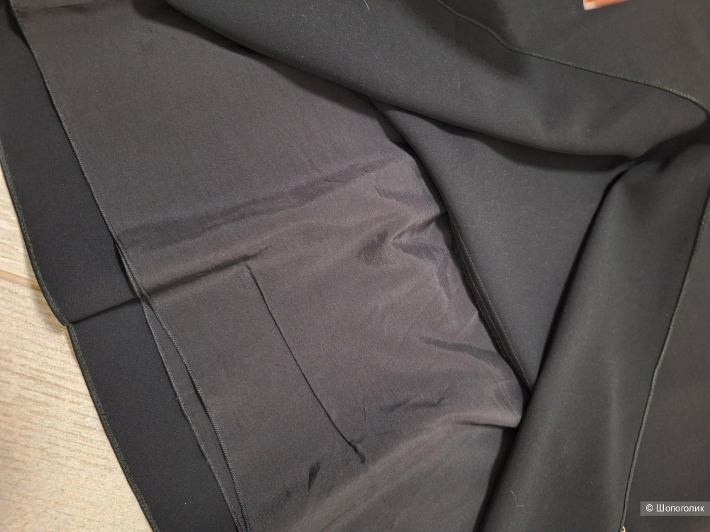 Платье hugo boss 44-46 размер