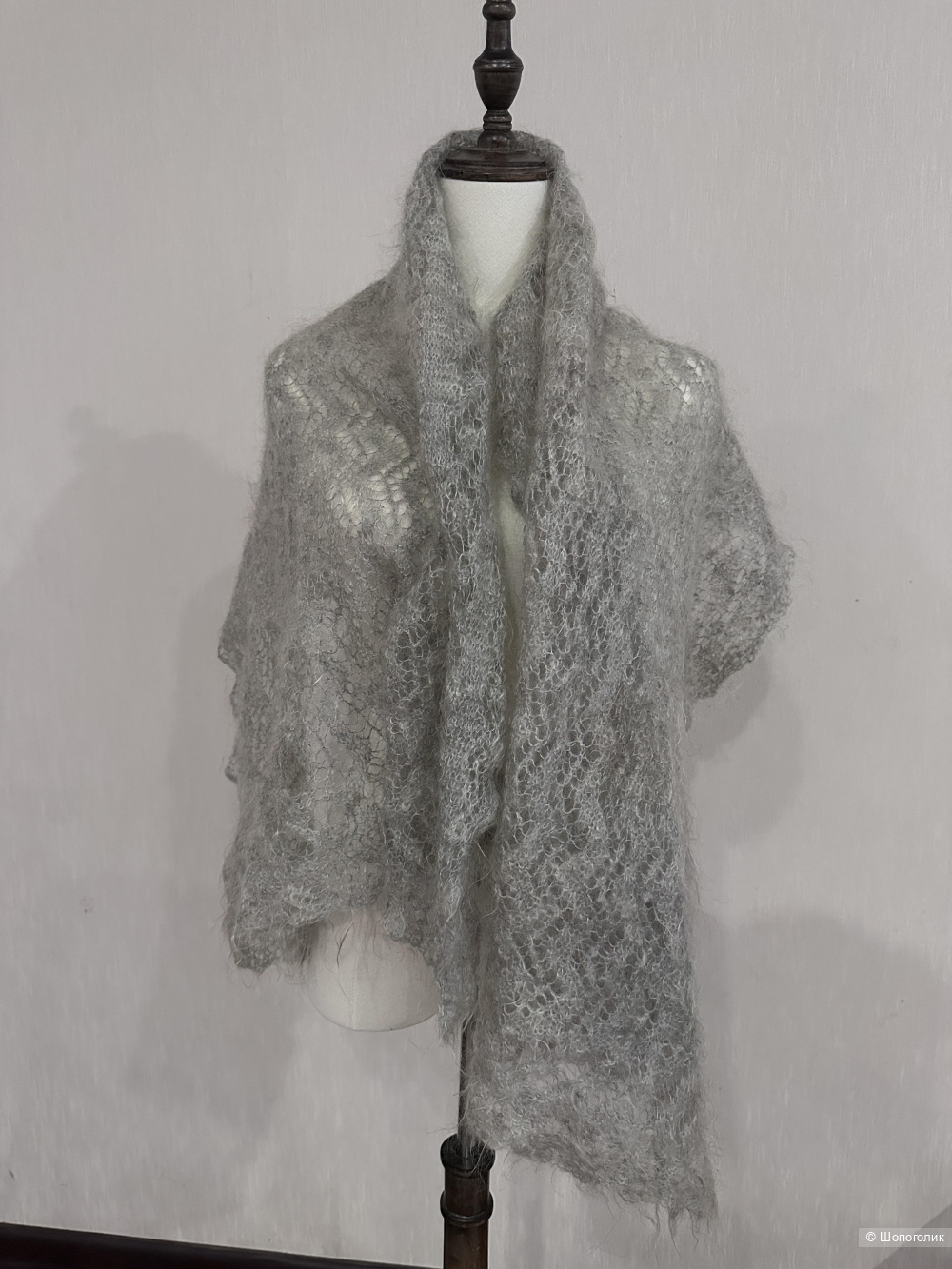 Пуховый оренбургский палантин 145*54 см