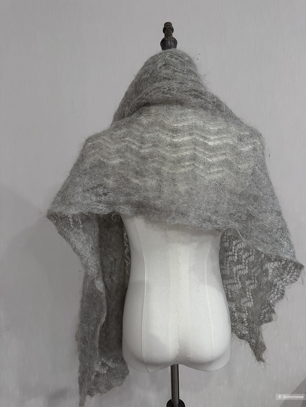 Пуховый оренбургский палантин 145*54 см