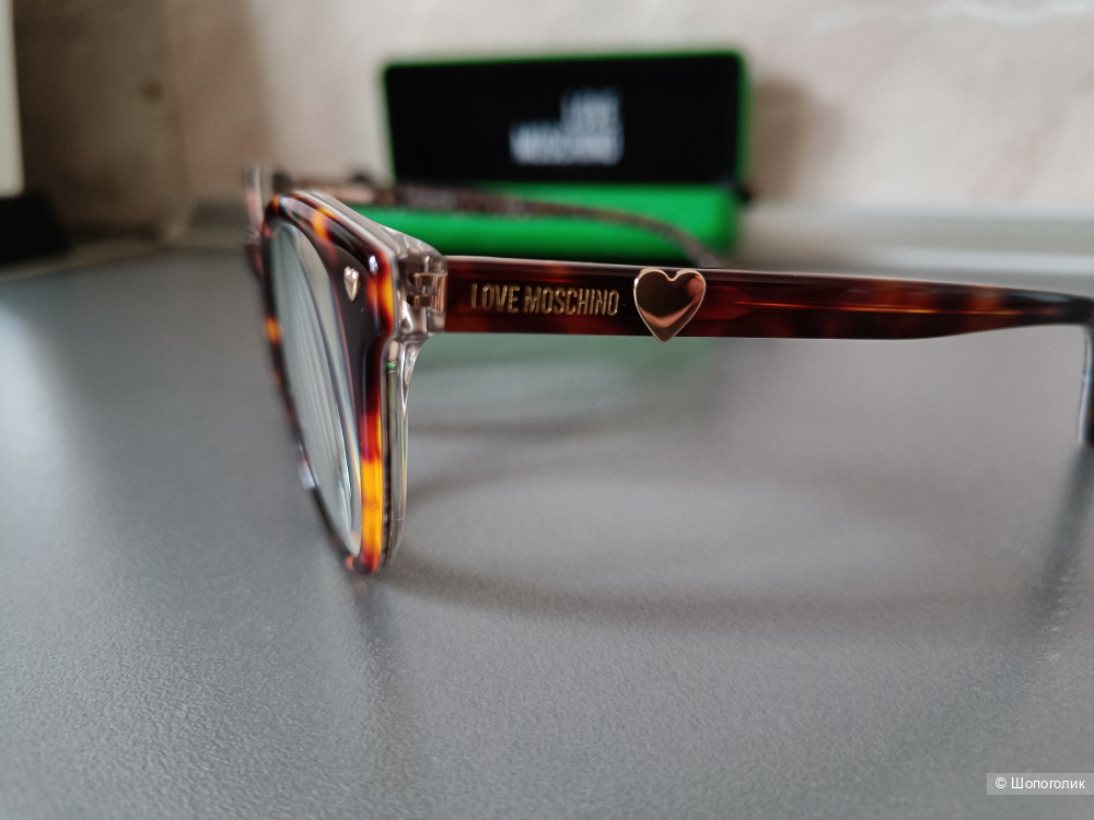 Медицинская оправа Love Moschino.