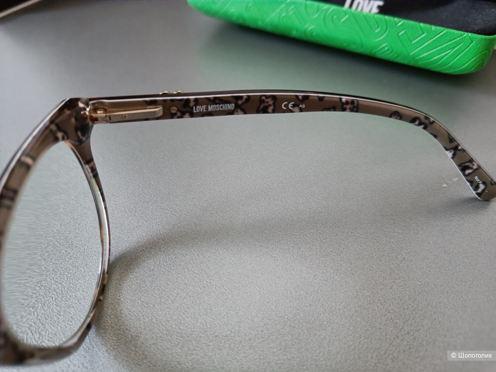 Медицинская оправа Love Moschino.