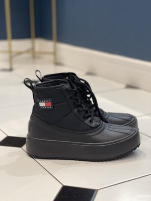 Ботинки зимние Tommy Hilfiger 36.5