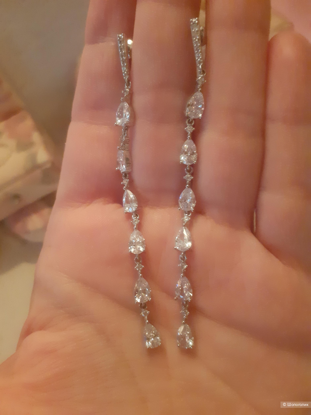 Длинные серьги с цирконами
