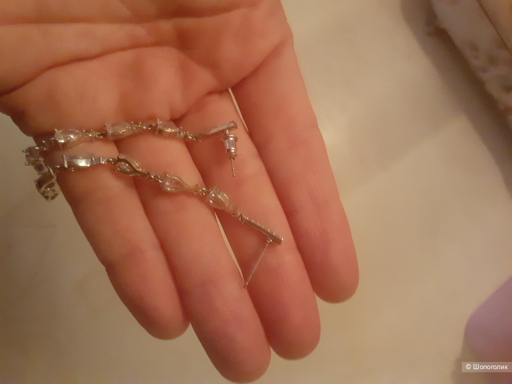 Длинные серьги с цирконами