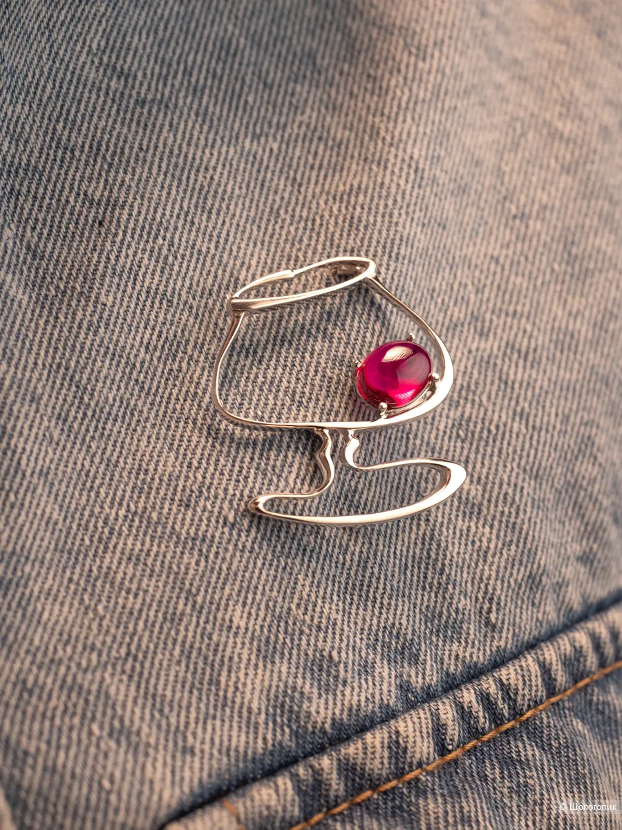 Брошь, серебро 925, корунд.