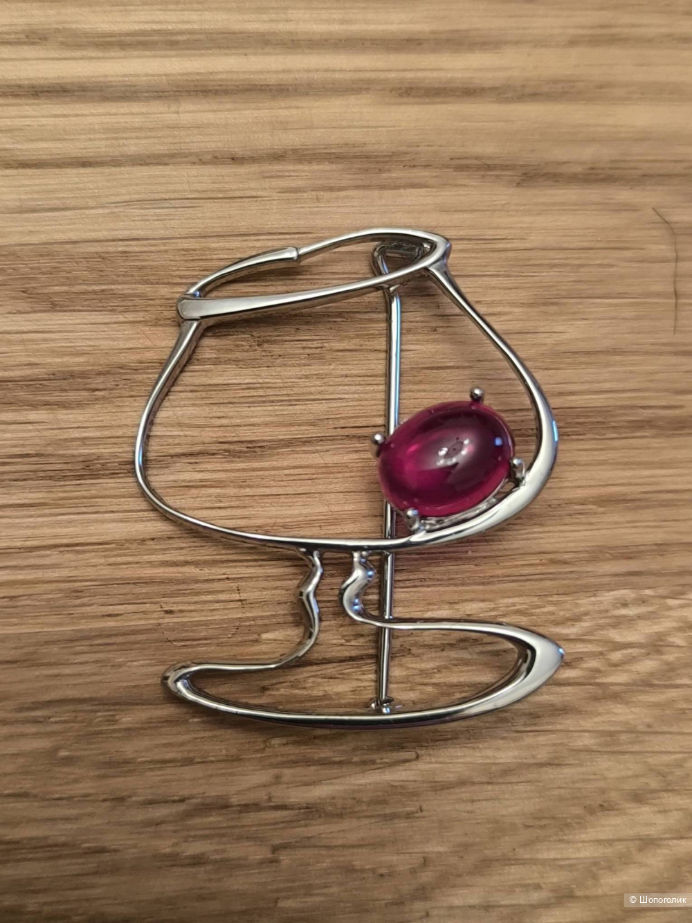 Брошь, серебро 925, корунд.