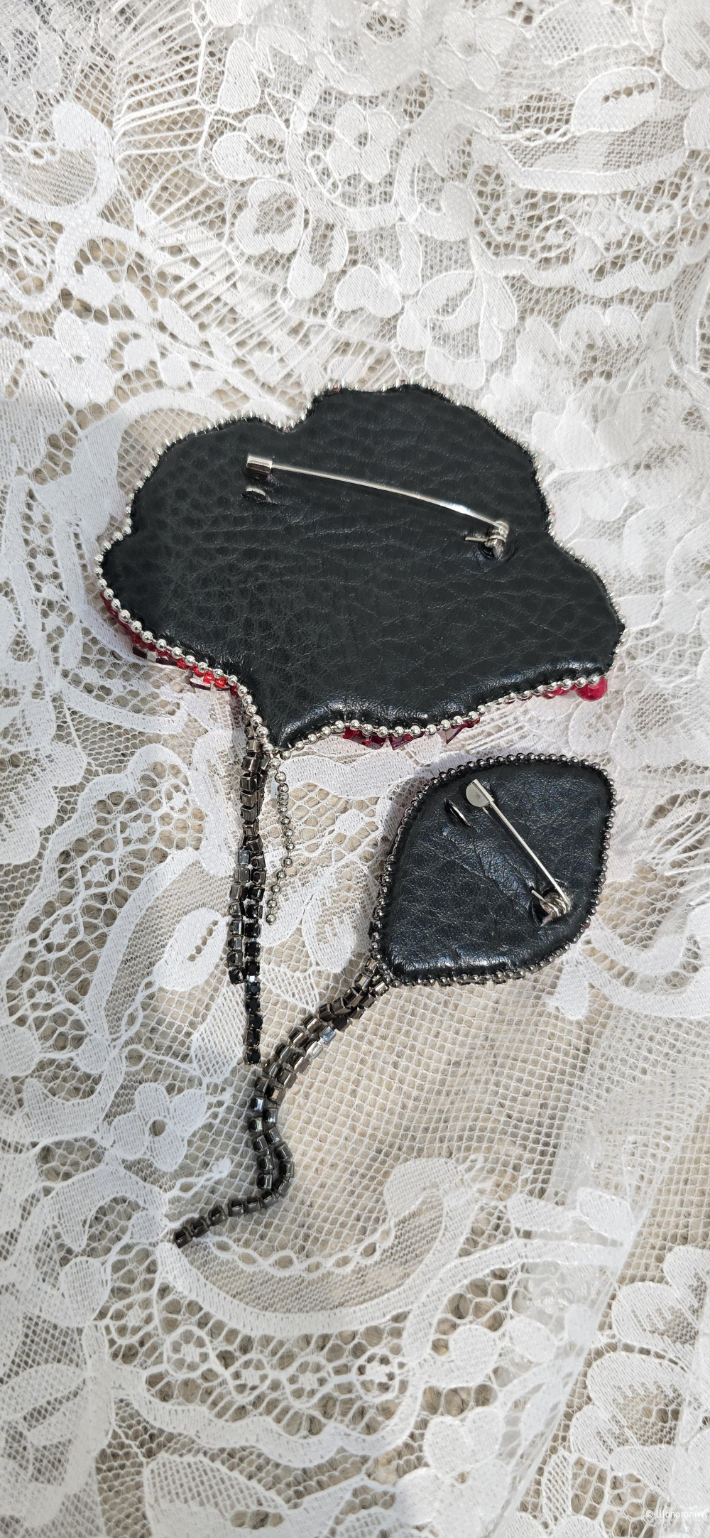 Брошь Маки one size