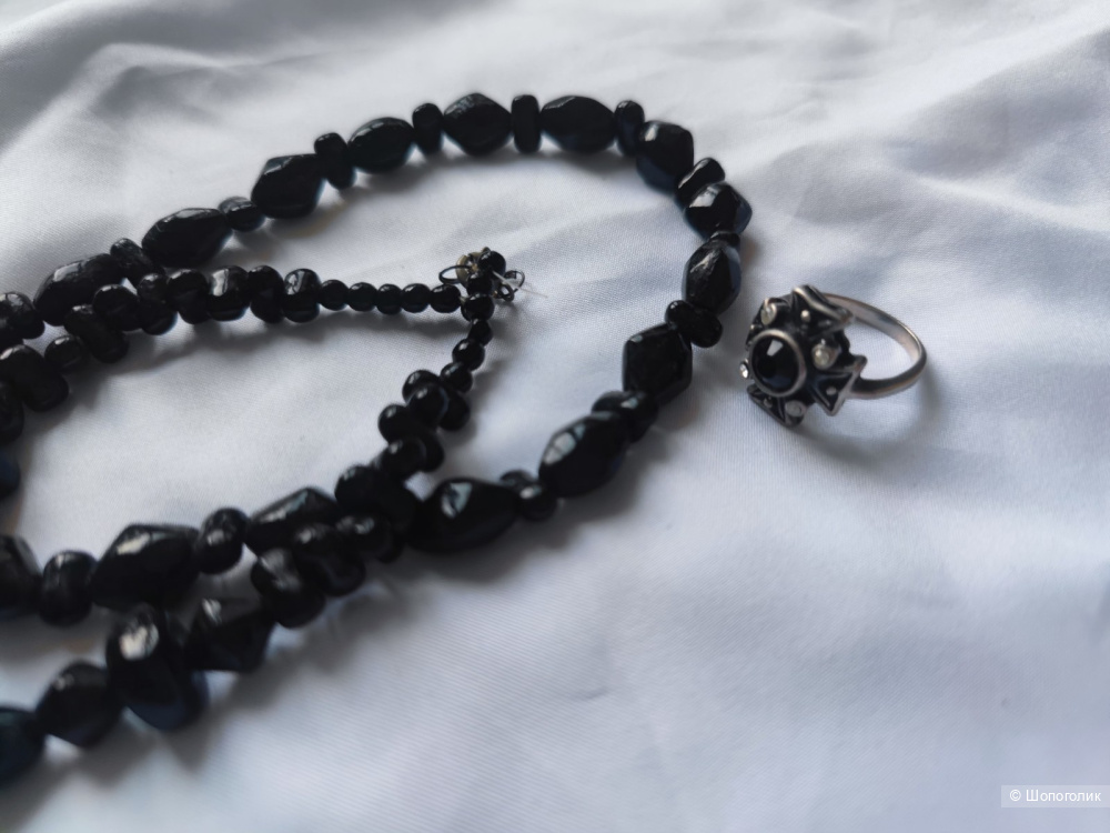 Комплект бусы и кольцо с черным камнем
