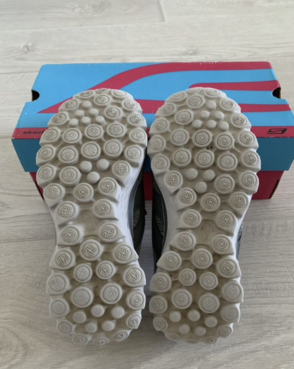 Кроссовки Skechers размер 35