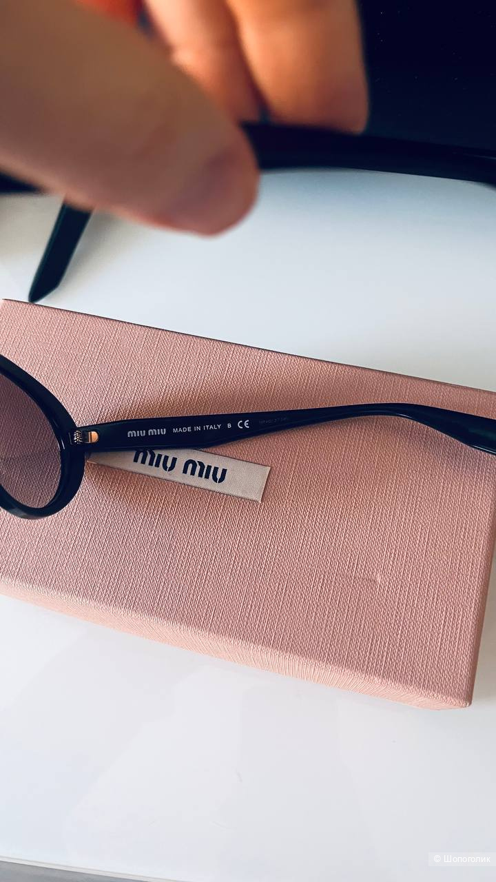 Солнцезащитные очки Miu Miu