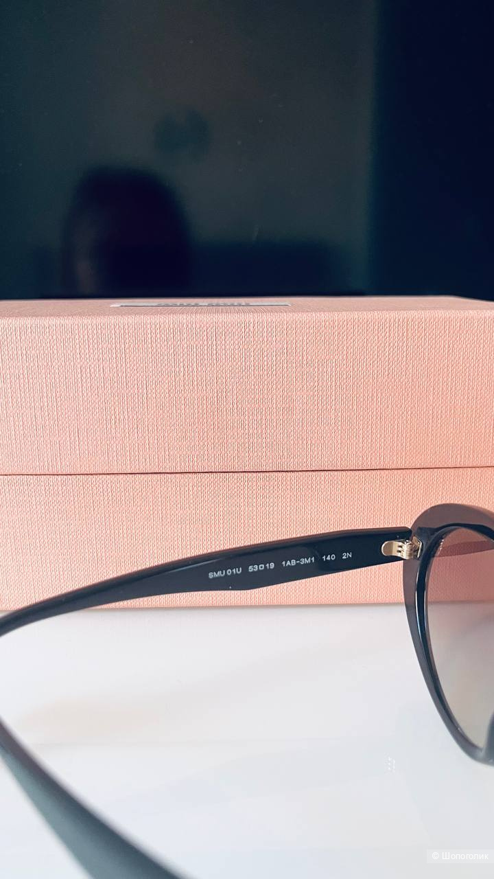 Солнцезащитные очки Miu Miu